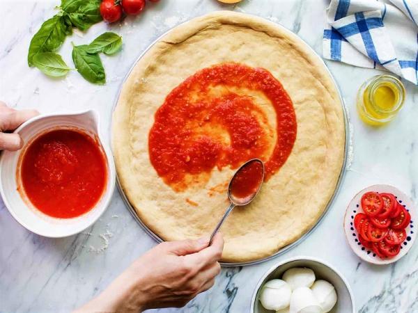 2 طرز تهیه سس ناپولیتن کلاسیک و گیاهی ایتالیایی برای پاستا 2 طرز تهیه سس ناپولیتن کلاسیک و گیاهی ایتالیایی برای پاستا و پیتزا